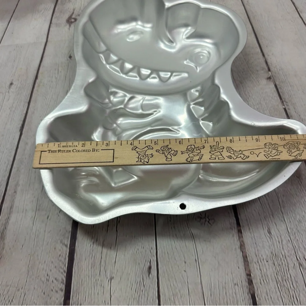 wilton 2008 Silver Dinosaur Cake Pan 2105-1022 birthday celebration holiday